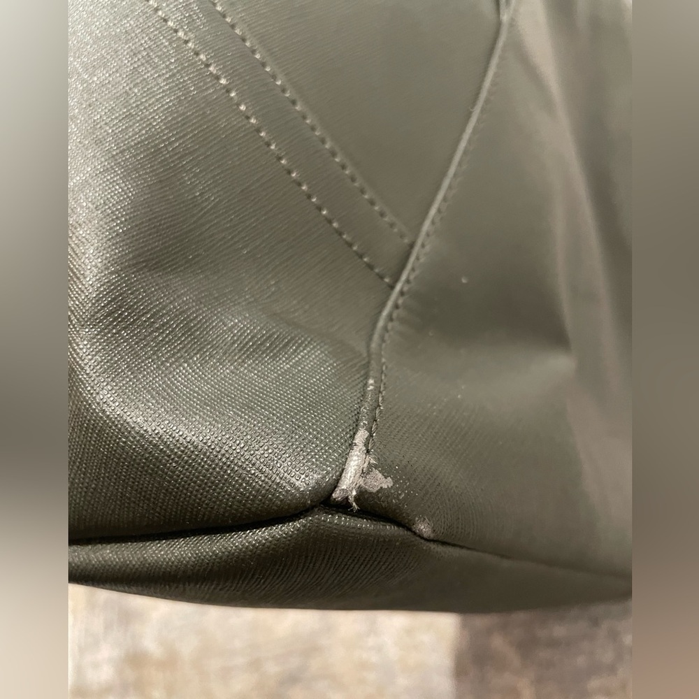 Lululemon All Day Tote Olive Green Shoulder Bag - Picture 8 of 13